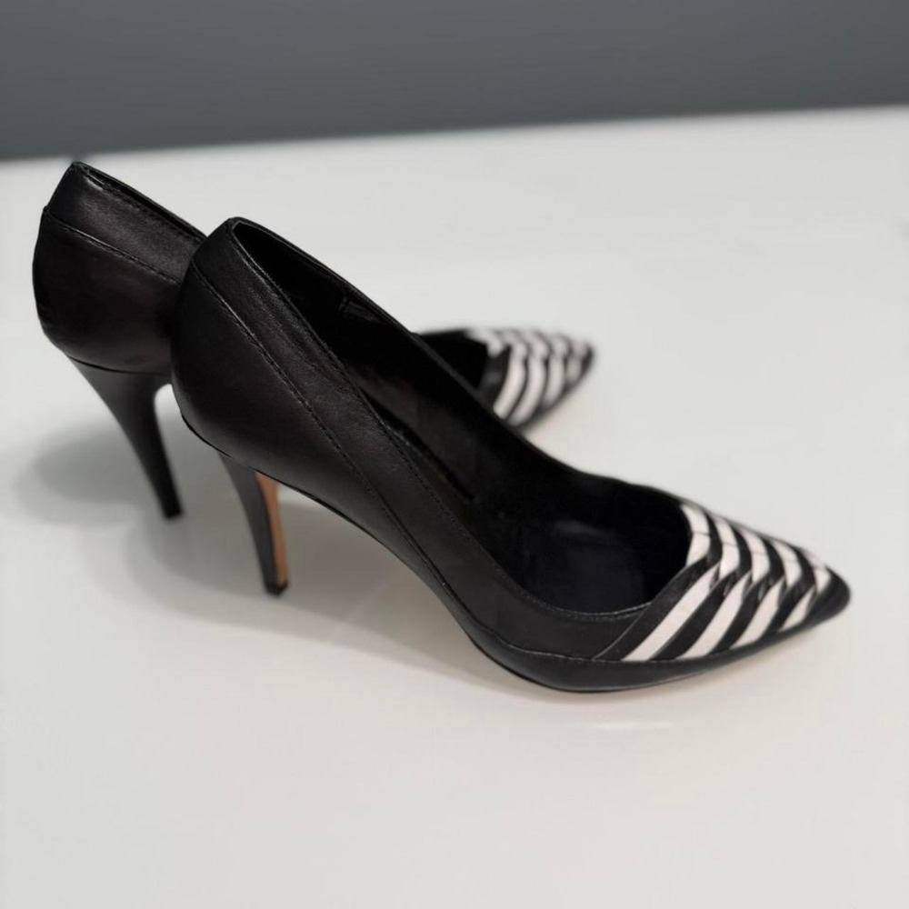 White House Black Market Striped‎ Leather Heels – Size 8.5M, New